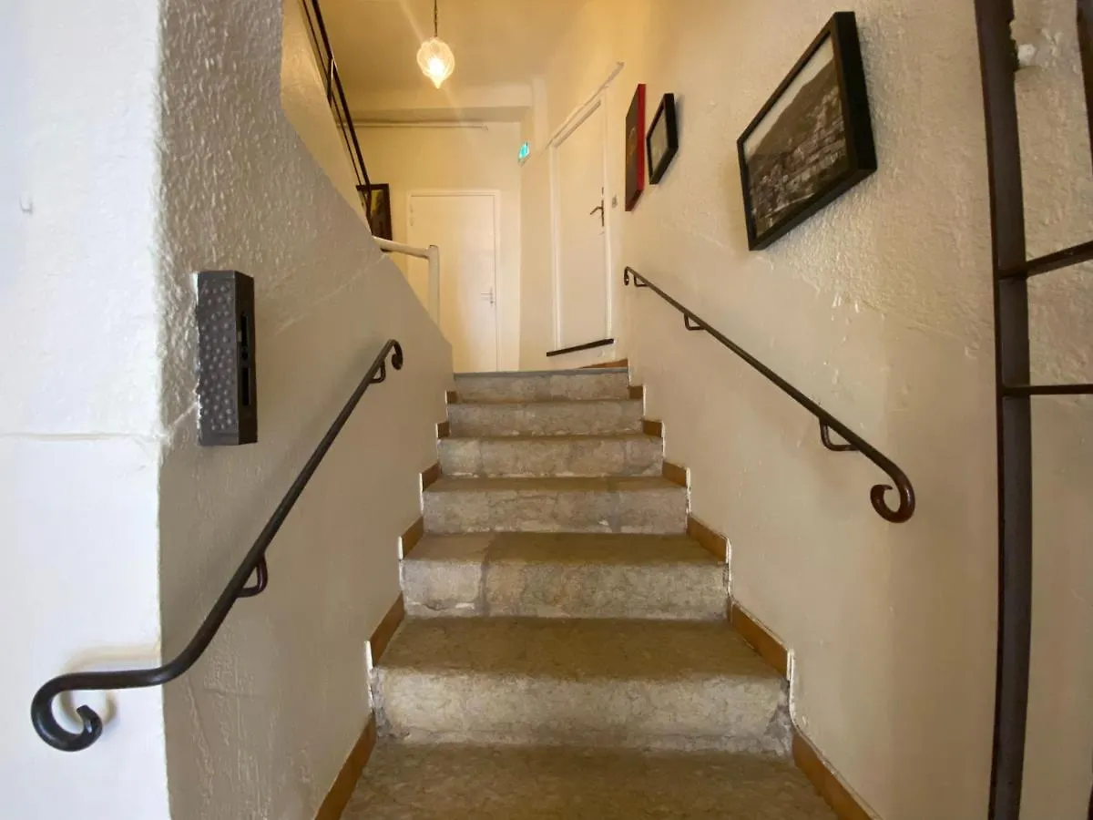 Le Vieux Chateau Aiguines Hotel