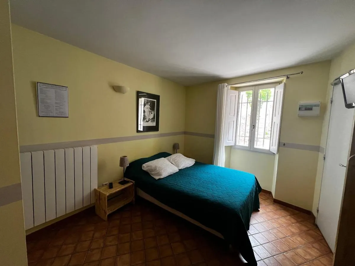 Le Vieux Chateau Aiguines Hotel