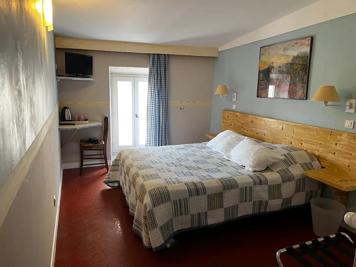 Le Vieux Chateau Aiguines 2*,