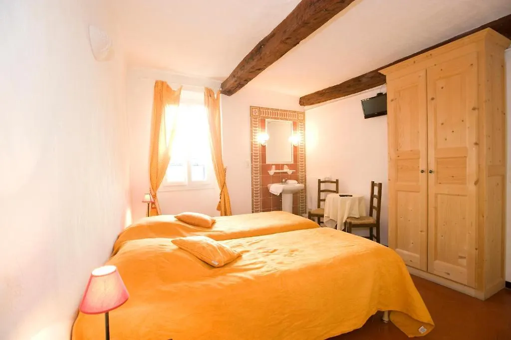 Le Vieux Chateau Aiguines Hotel