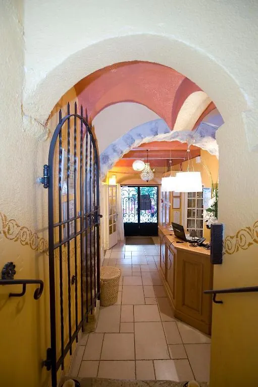Le Vieux Chateau Aiguines